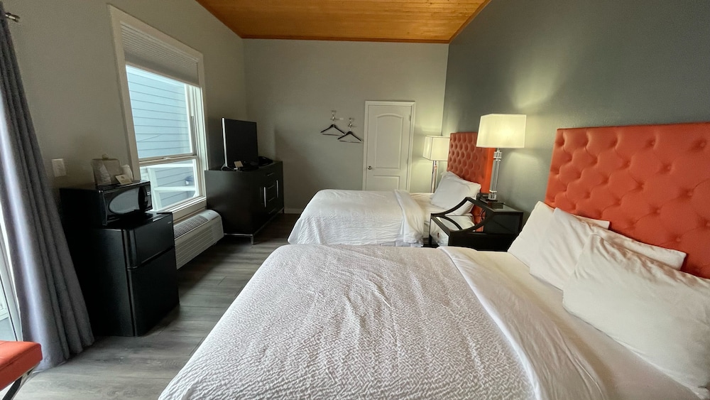 PARTIAL OCEAN VIEW Standard Room