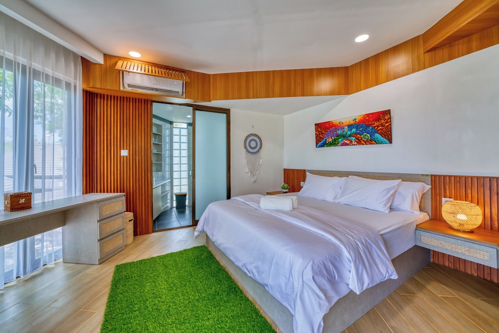 Royal Villa photo 1