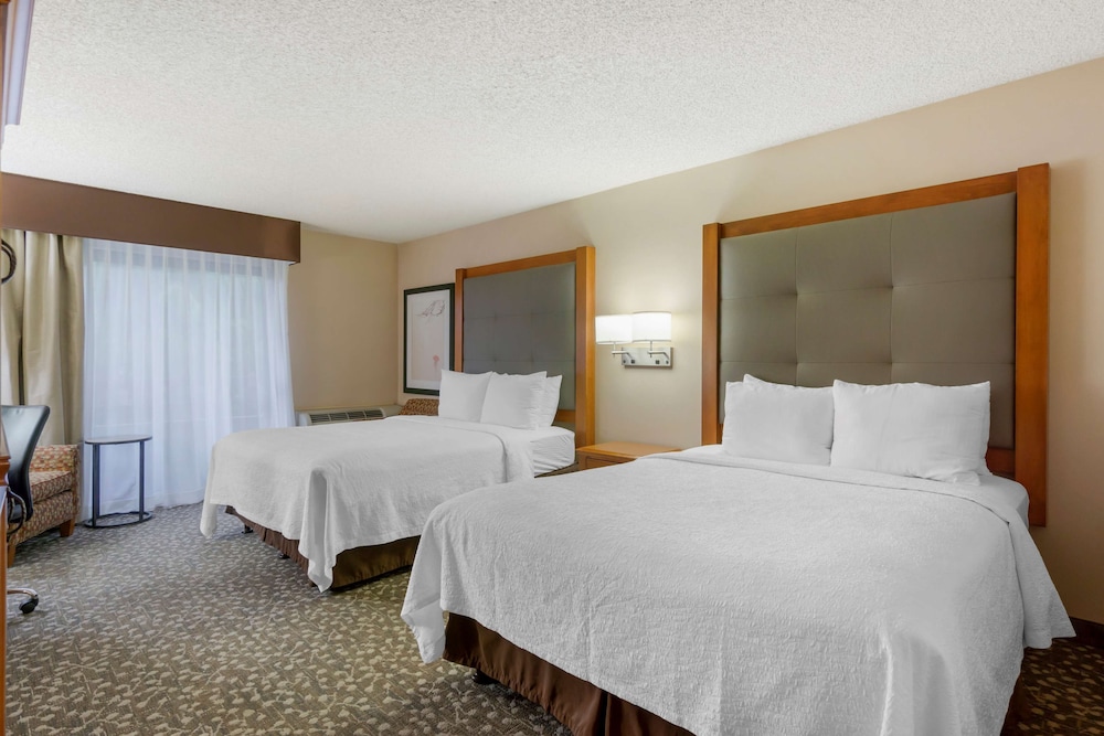 Standard Room, 2 Queen Beds, Refrigerator & Microwave, Ground Floor photo 2