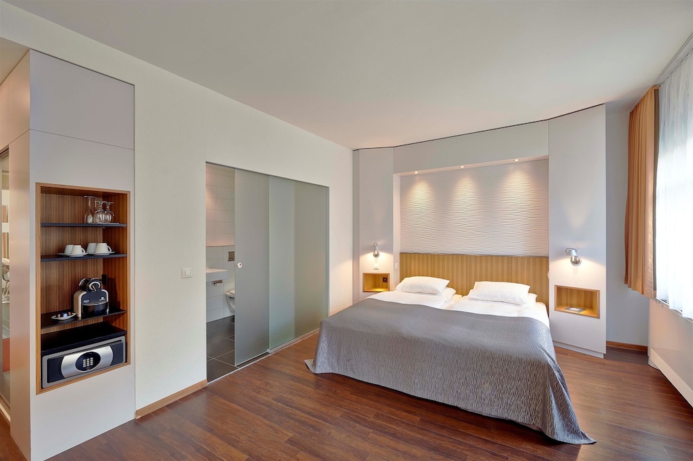 Standard Twin Room - Photo 1