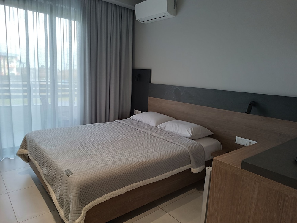 Standard Double or Twin Room, Balcony - Photo 2