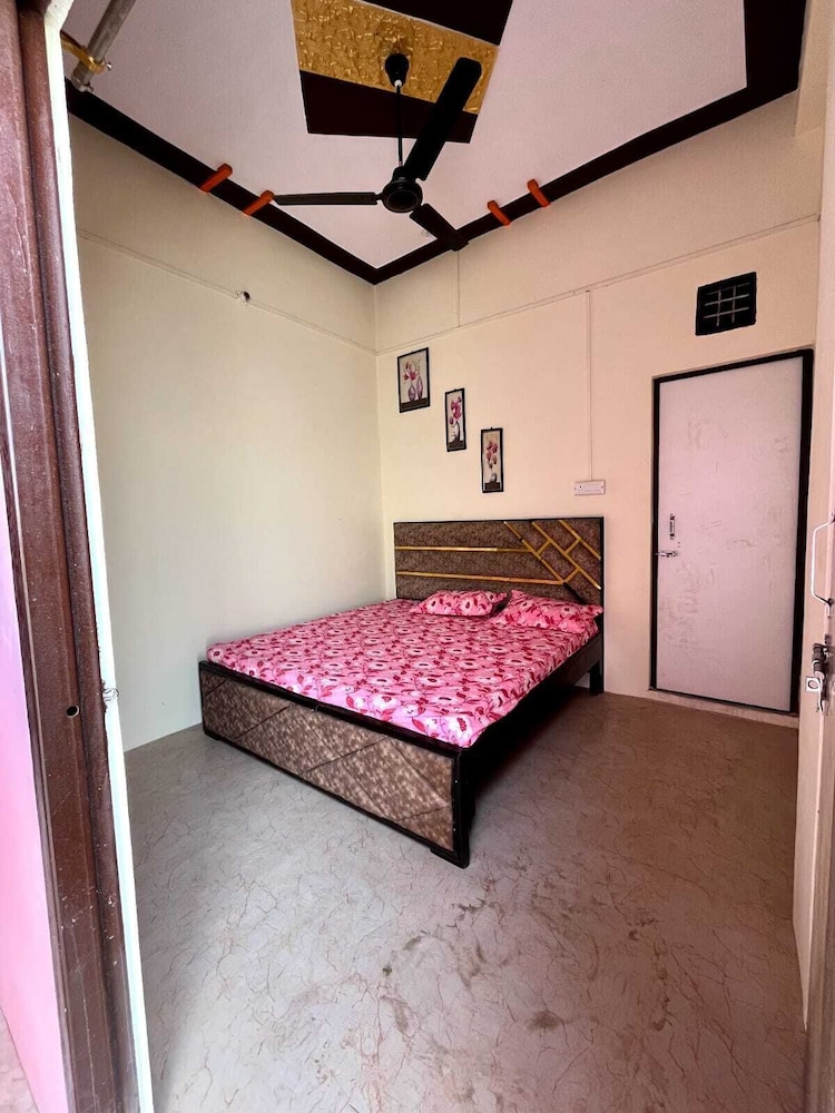 Standard Double Room photo 3