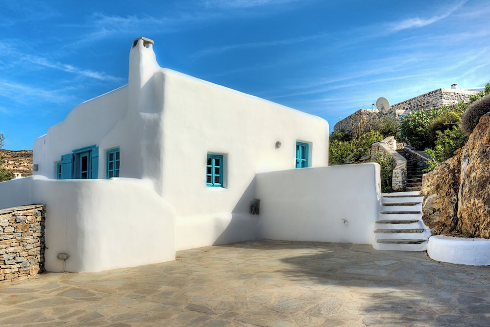 Deluxe Two Bedroom Villa with Sea View | Thaleia | V2P