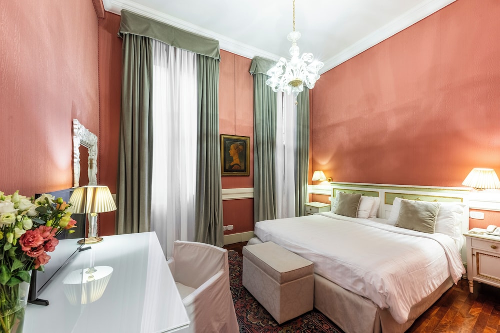 Standard Double or Twin Room photo 1