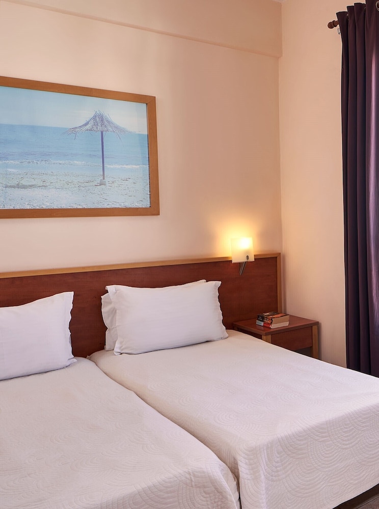 Standard Double Room - Photo 2
