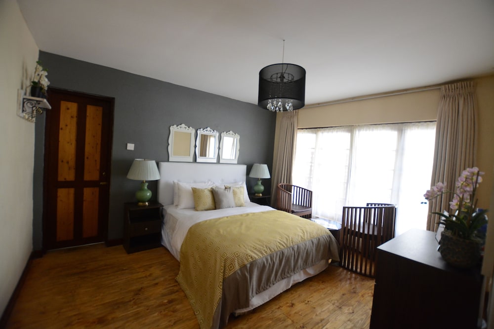 Standard Room, 1 Queen Bed photo 1