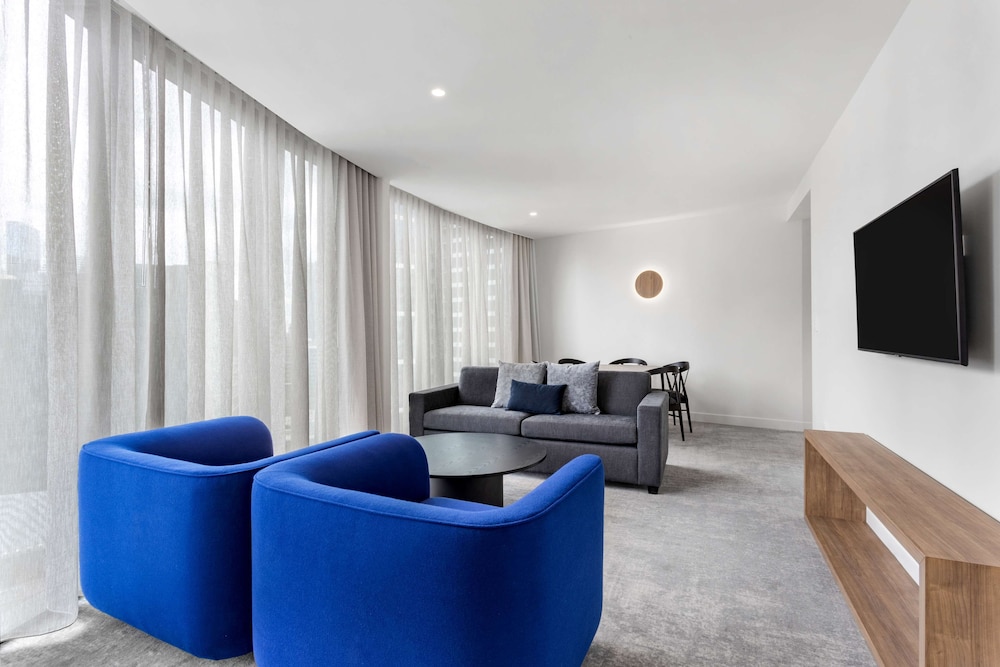 Two Bedroom Apartment With City View thumbnail 5