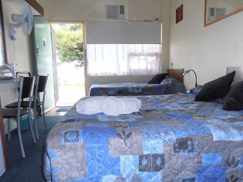 Twin Room, Lake View