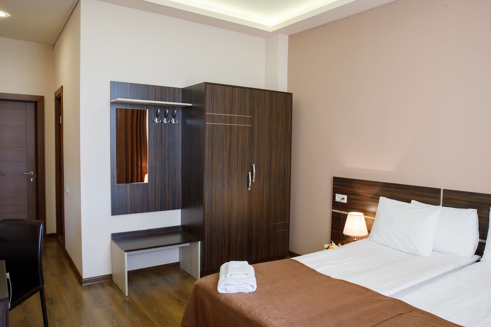 Standard Double Room, 1 Bedroom, Balcony, River View photo 2