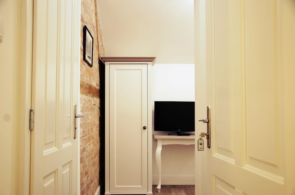 Basic Single Room photo 3