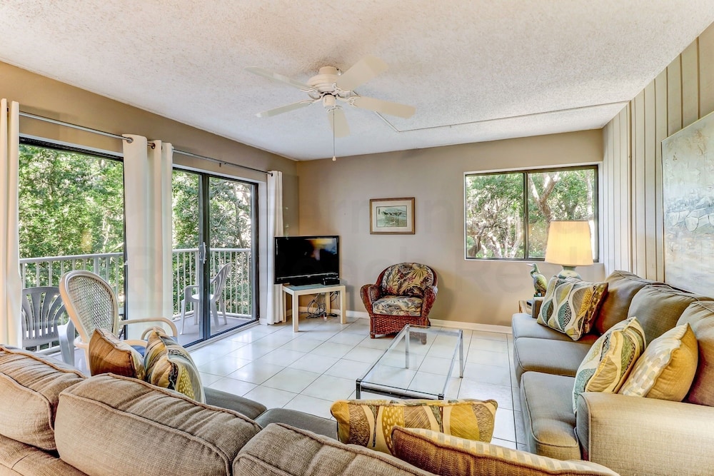 Condo, 2 Bedrooms