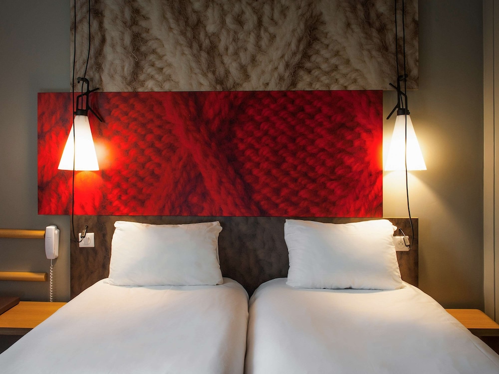 Standard Room, 2 Twin Beds - Photo 6
