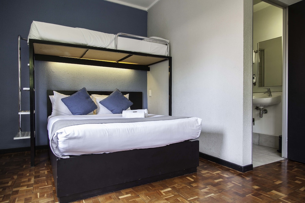 Standard Room (Triple)