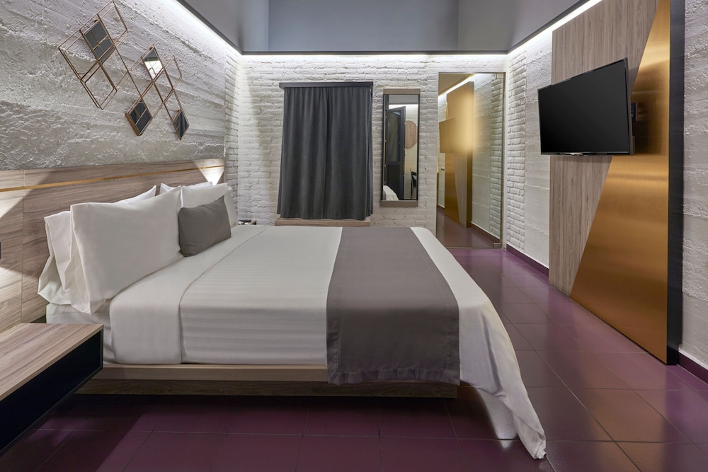 Superior Room, 1 King Bed