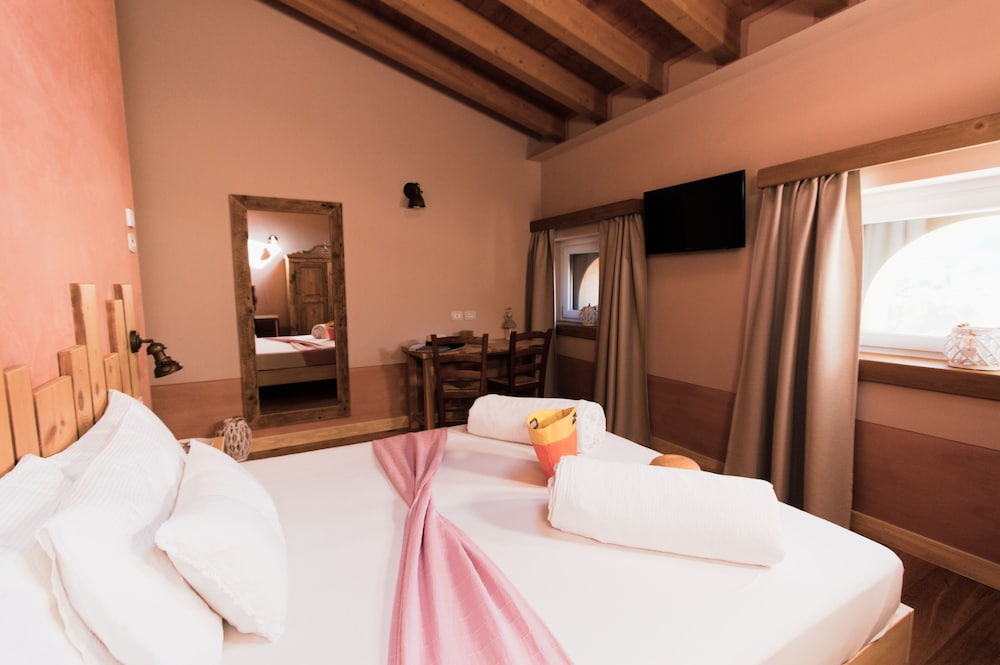Exclusive Double Room (Rododendro) photo 2