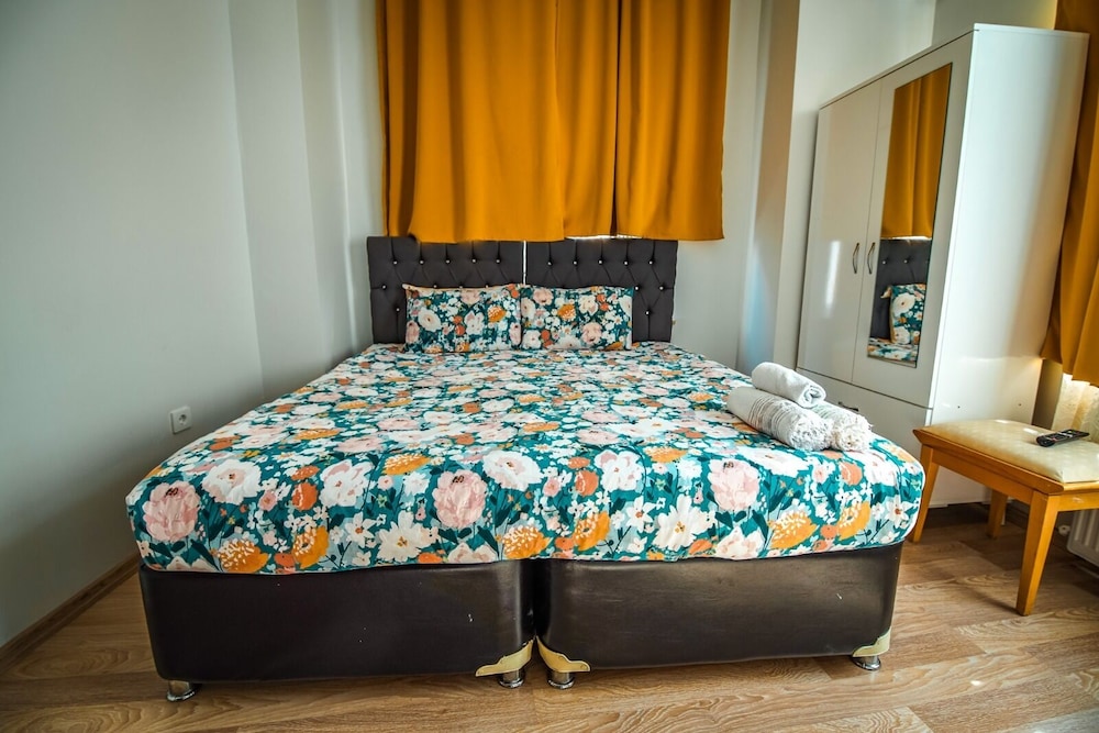 Basic Apartment photo 1