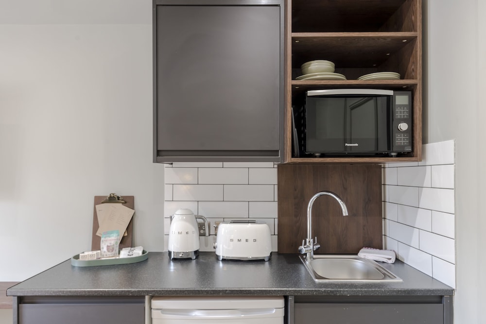 Basic Apartment photo 2