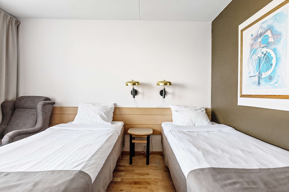 Standard Room, 2 Twin Beds, Non Smoking, Courtyard Area (Pets Allowed)