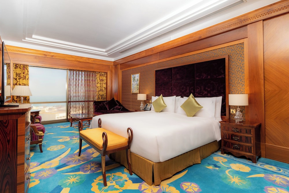 Suite, 2 Bedrooms, Club Lounge Access, Sea View (Jetted Tub, Club Lounge Access) photo 3
