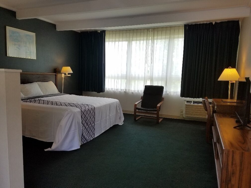 Suite, 2 Double Beds, Non Smoking (Scenic View) photo 3