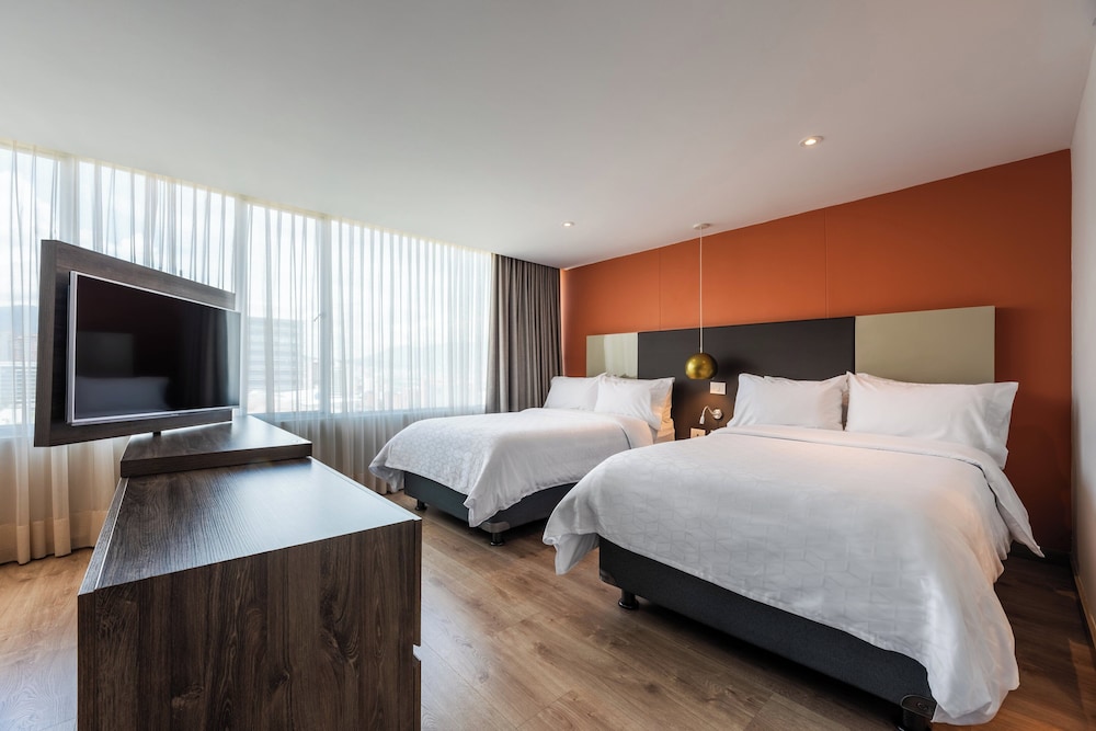 Suite, 2 Twin Beds - Photo 15