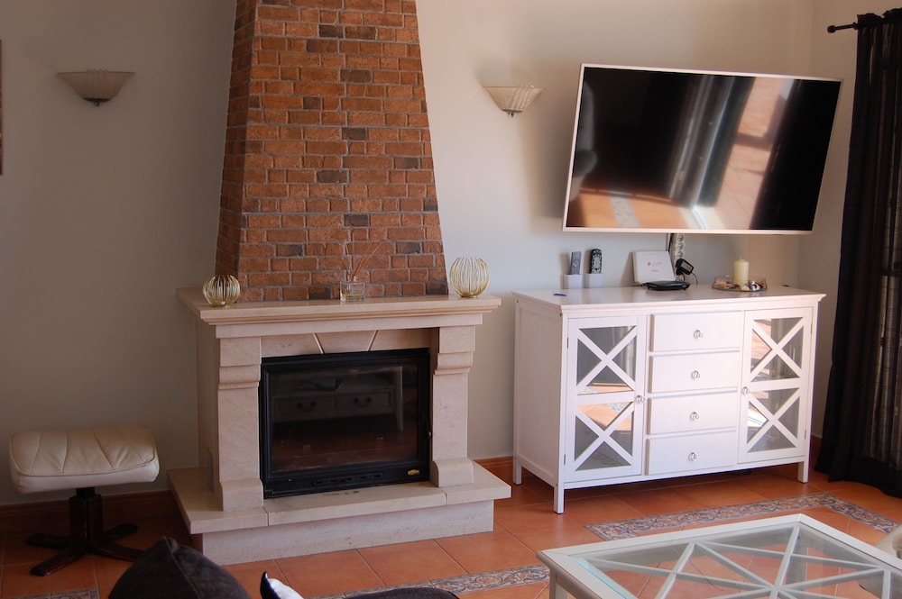 Charming 3-bedroom Villa With Wifi and Central Heating in Beautiful Santa Bárbar, 写真 20