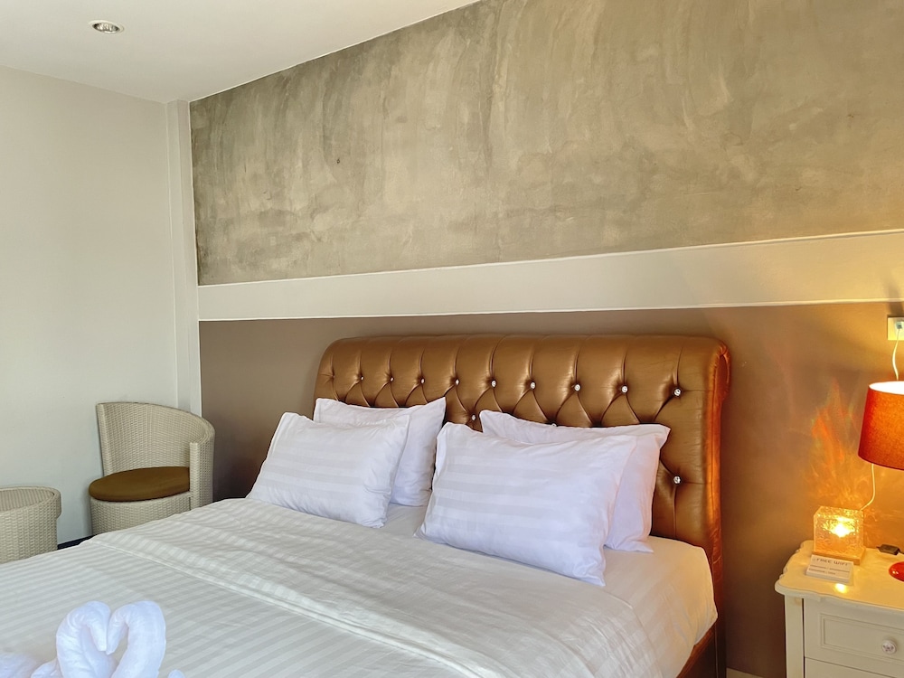 Deluxe Room, 1 King Bed, Non Smoking