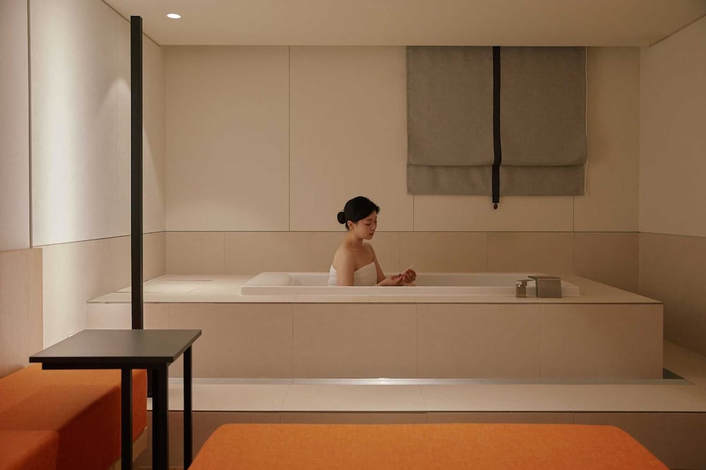Deluxe Spa