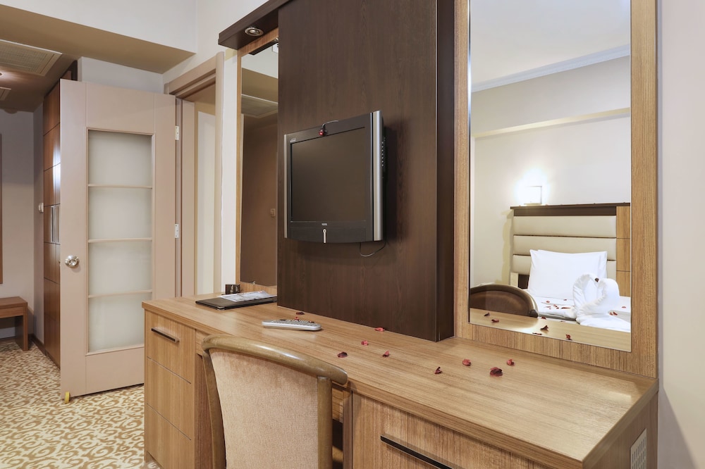 Deluxe Suite, Kitchen photo 3