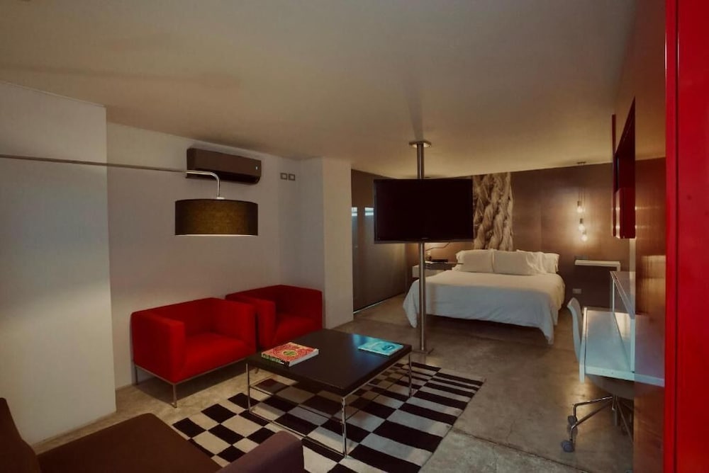 Standard Suite, 1 King Bed with Sofa bed photo 2