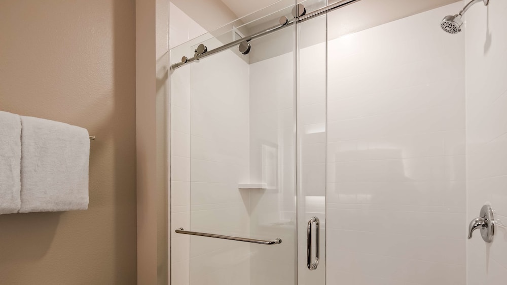 Suite, 1 King Bed, Non Smoking, Refrigerator & Microwave (Walk-in Shower;with Sofabed) - Photo 6