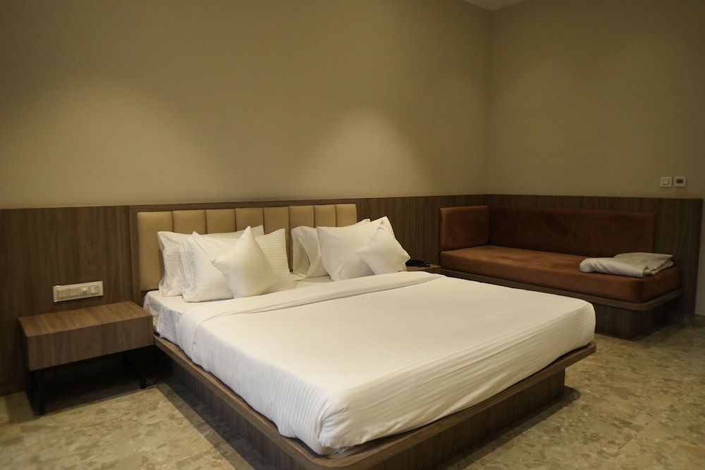 Premium Room - Photo 6