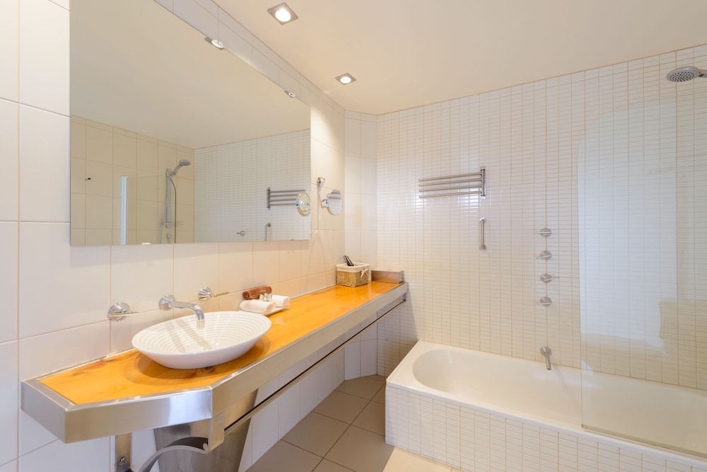 Waterfront Terrace Queen Room photo 2