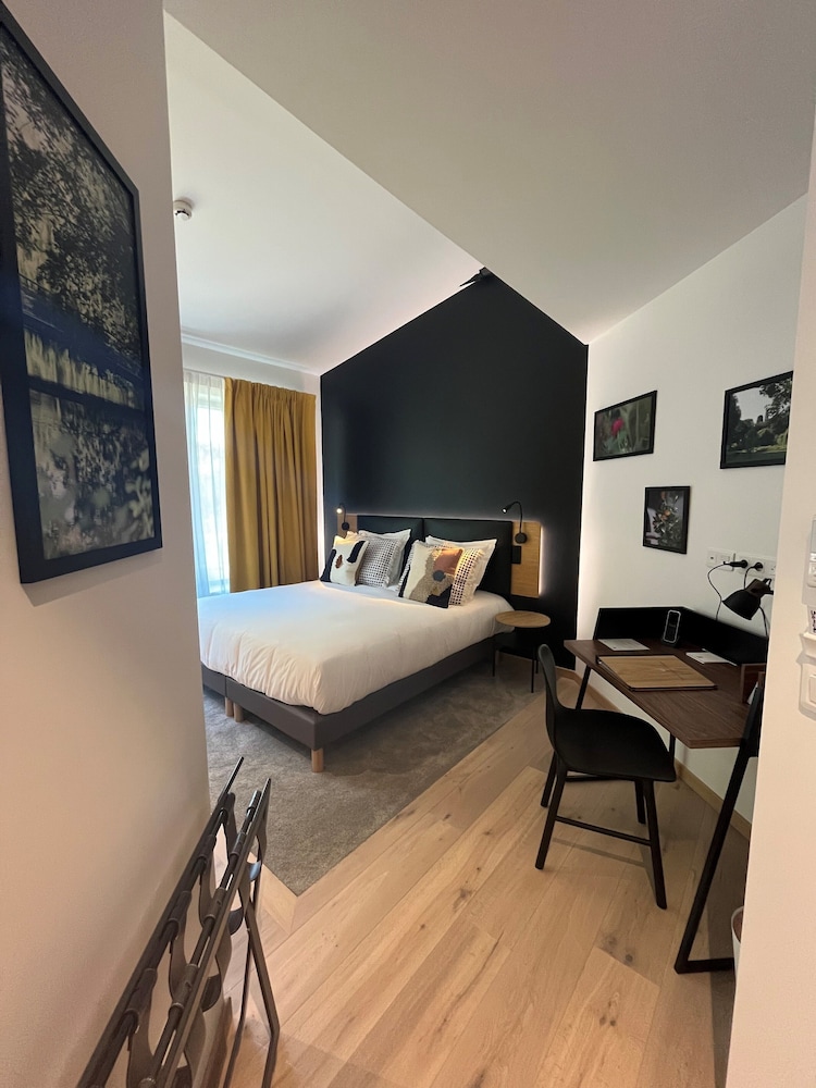 Room (Tradition)