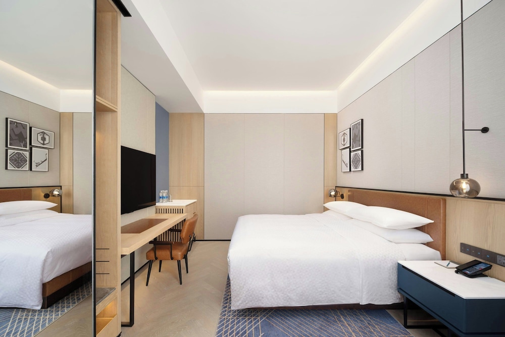 City View King Room