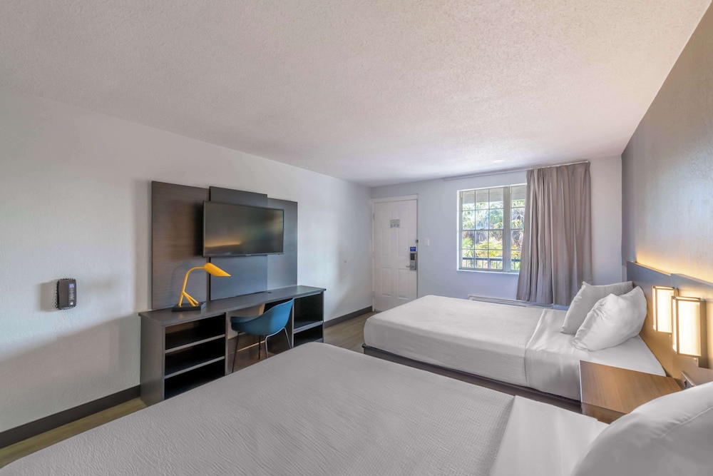 Standard Suite, 2 Queen Beds, Non Smoking - Photo 1