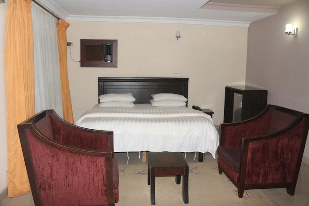 Royal Suite, 1 Queen Bed photo 2
