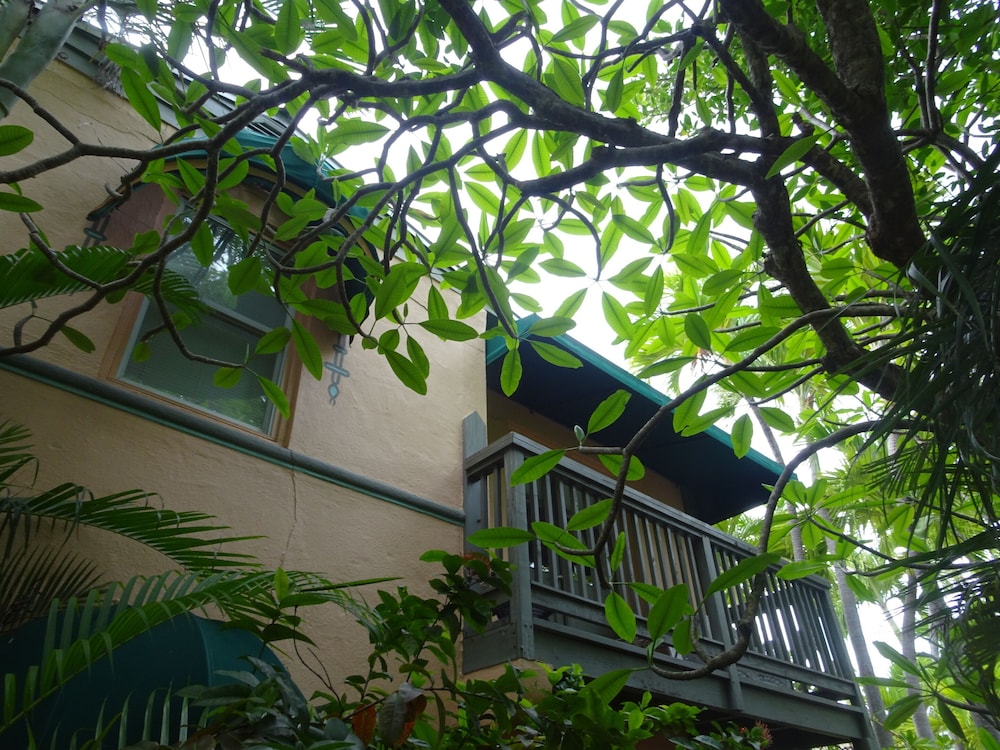 Family Apartment, Private Bathroom (Sunset Suite)