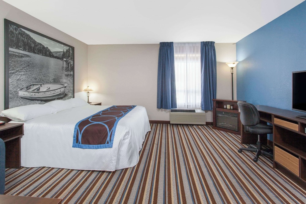 Room, 1 King Bed, Accessible, Non Smoking (Mobility Accessible) - Photo 8
