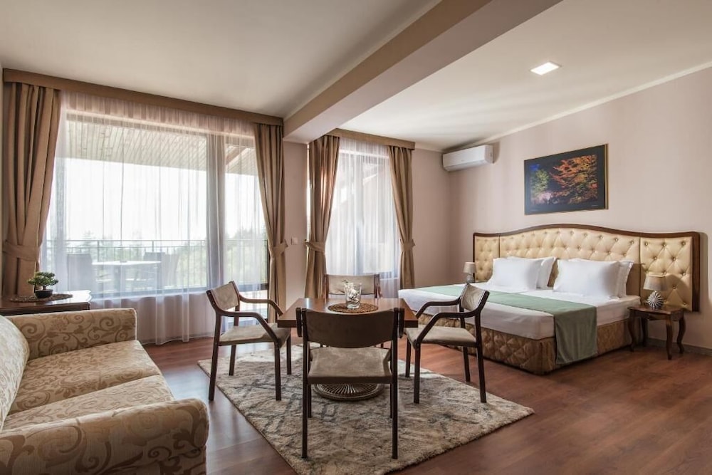 Superior Room, Balcony, Mountain View
