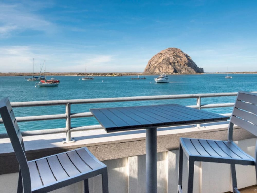 Panoramic Suite, Private Bathroom (CALIFORNIA KING - Bay View) photo 1
