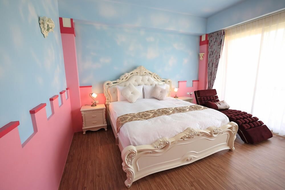 Family Suite, 2 Queen Beds, Non Smoking (203) photo 3