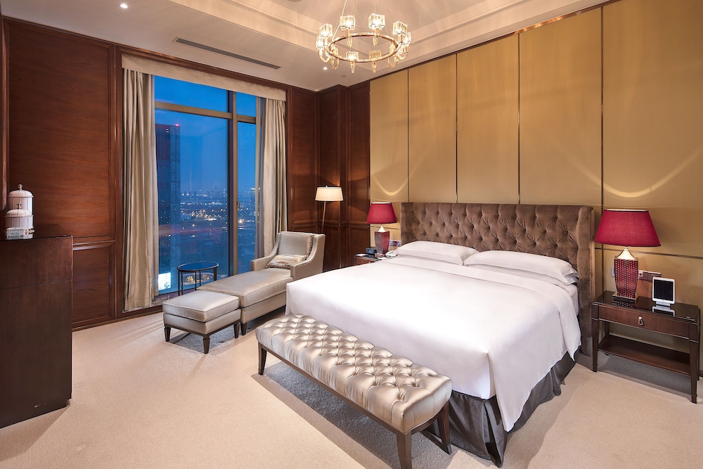 Presidential Suite thumbnail 6
