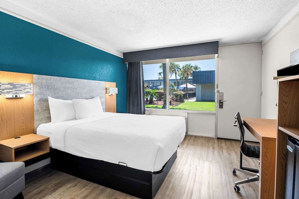 Room, 1 Queen Bed, Accessible, Non Smoking - Photo 4