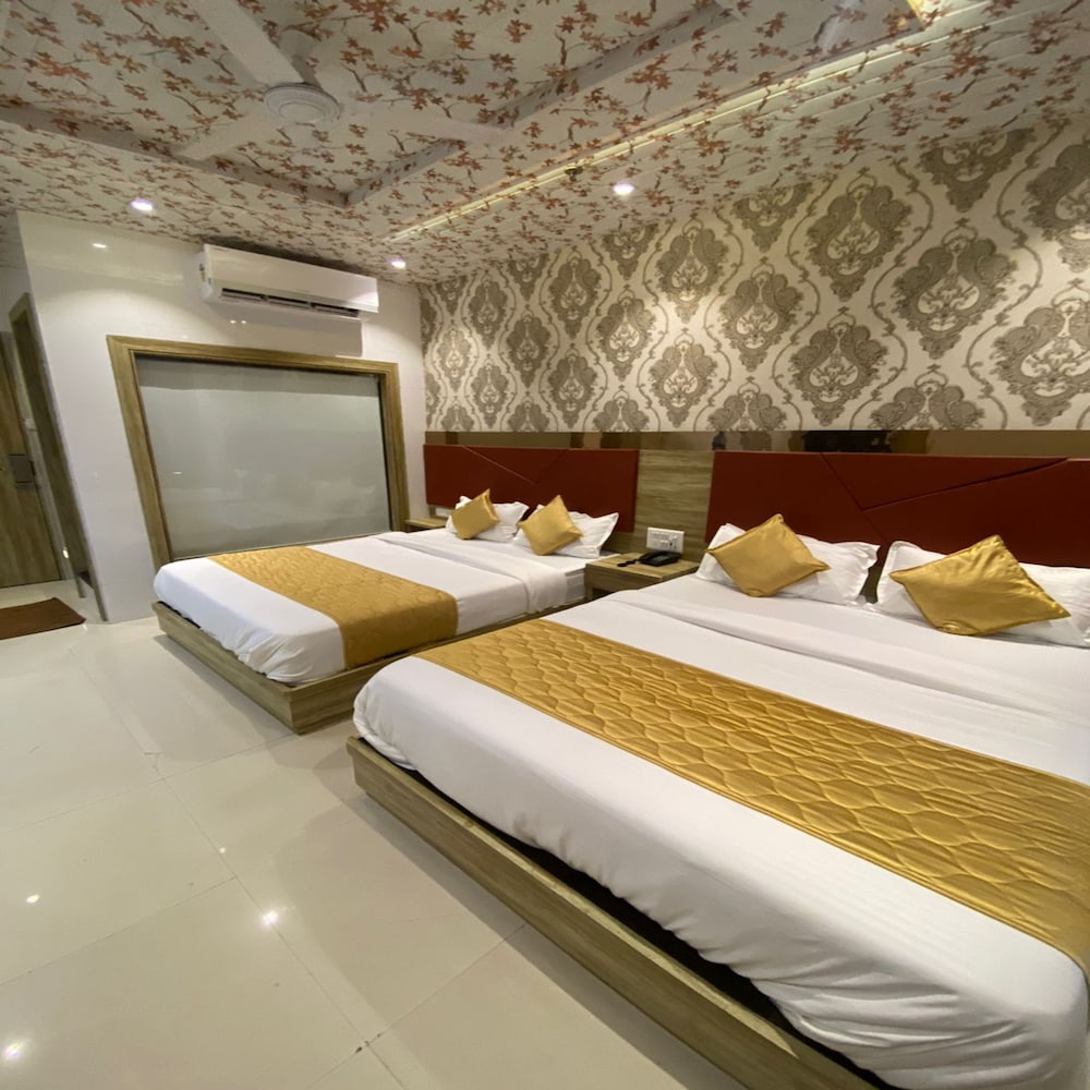 Deluxe Quadruple Room - Photo 1