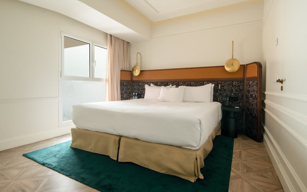 Junior Suite, Courtyard View