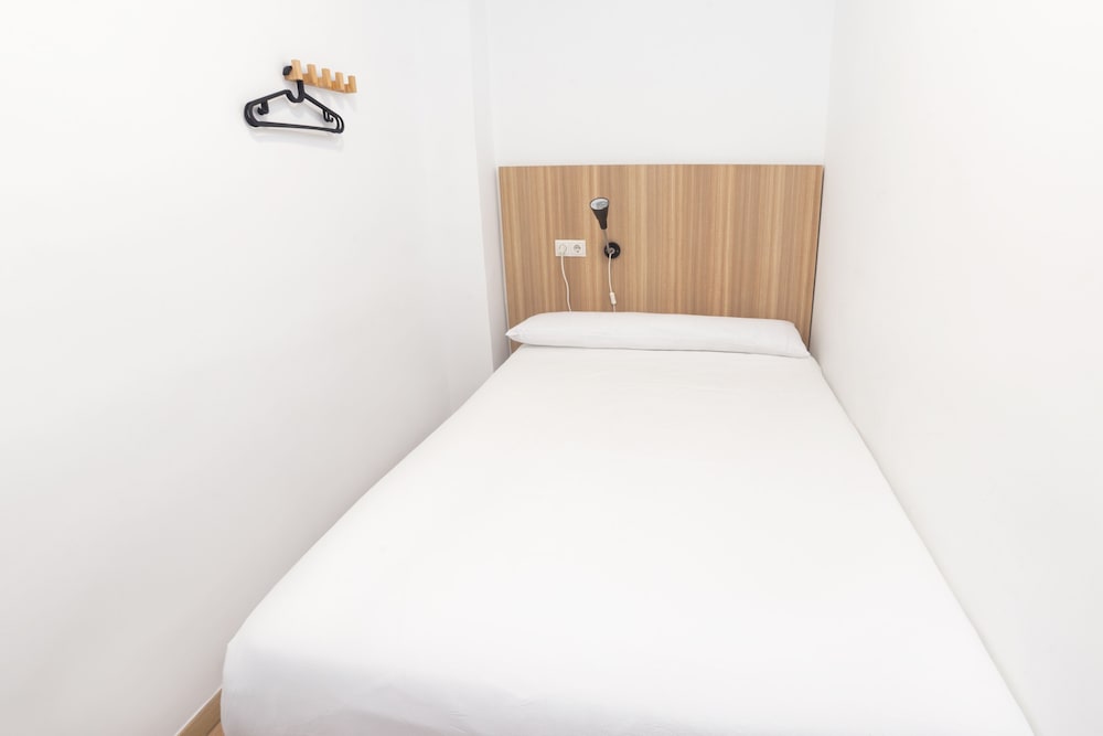 Standard Double Room, Shared Bathroom photo 3