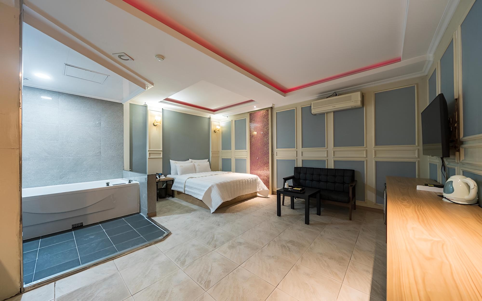 Room (VIP) photo 2