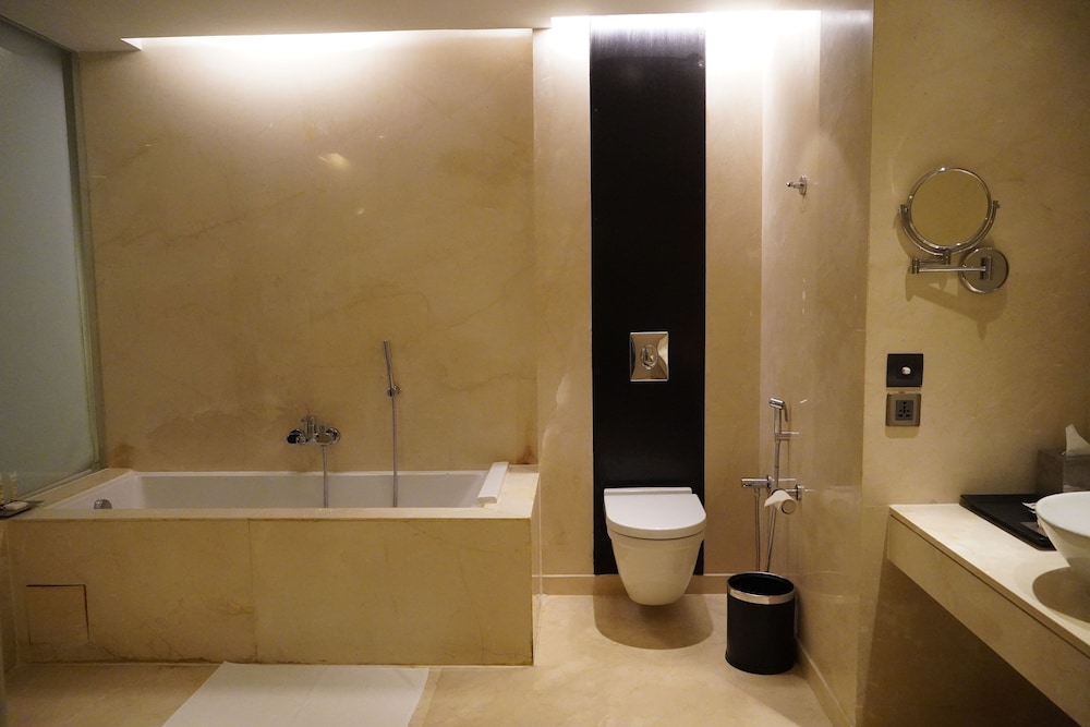 Junior Suite, 1 King Bed (Stocked Minibar) - Photo 3