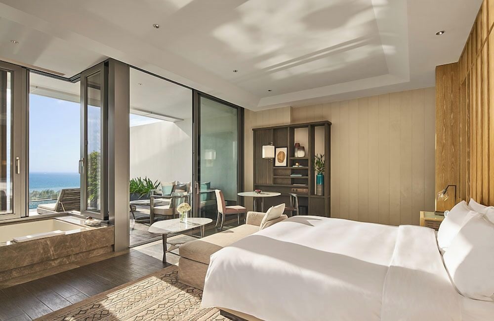 Deluxe King Room with One King Bed (Non Smoking)